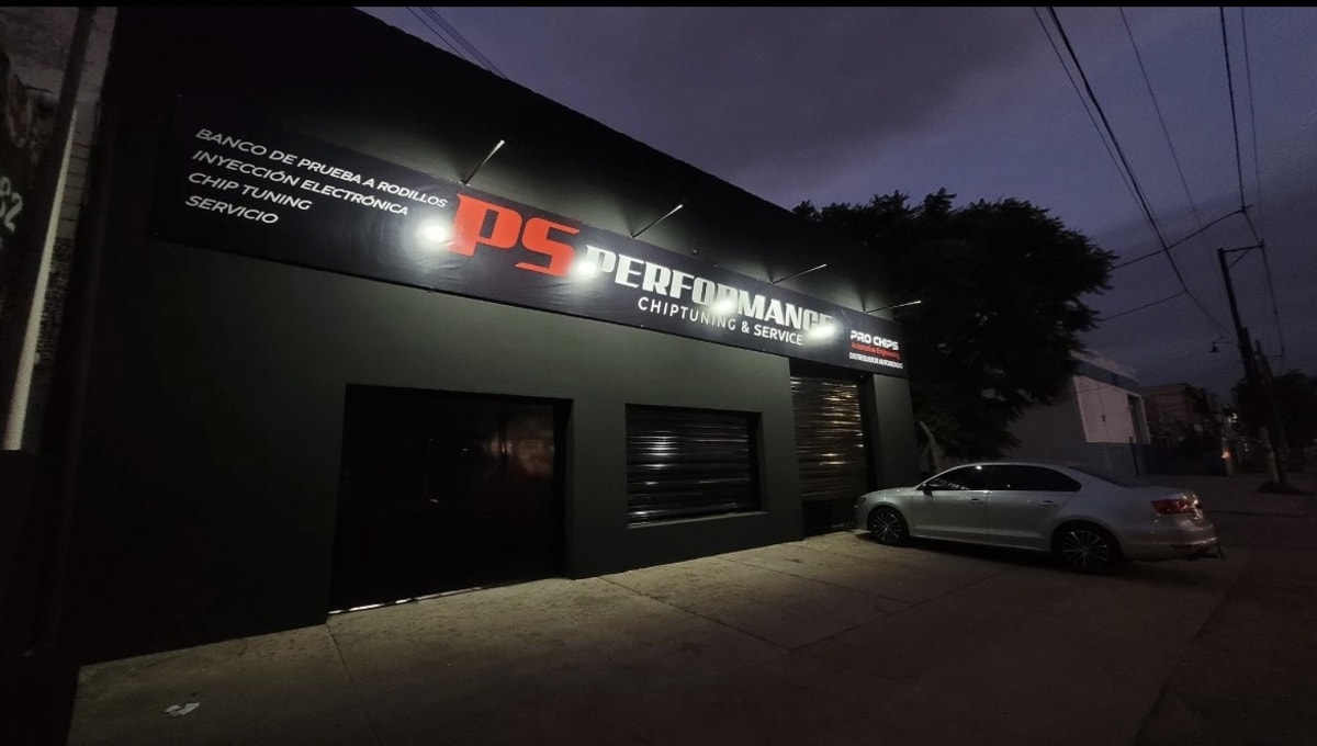 Fachada real del taller PS Performance en Córdoba